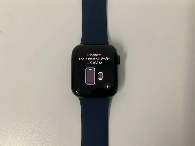Apple watch se (2022) 44mm gps midnight aluminium with midnight blue wristband - afbeelding 2 van  5