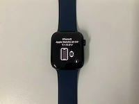 Apple watch se (2022) 44mm gps midnight aluminium with midnight blue wristband - afbeelding 2 van  5