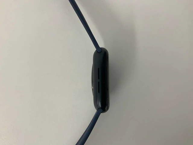 Apple watch se (2022) 44mm gps midnight aluminium with midnight blue wristband - afbeelding 3 van  5