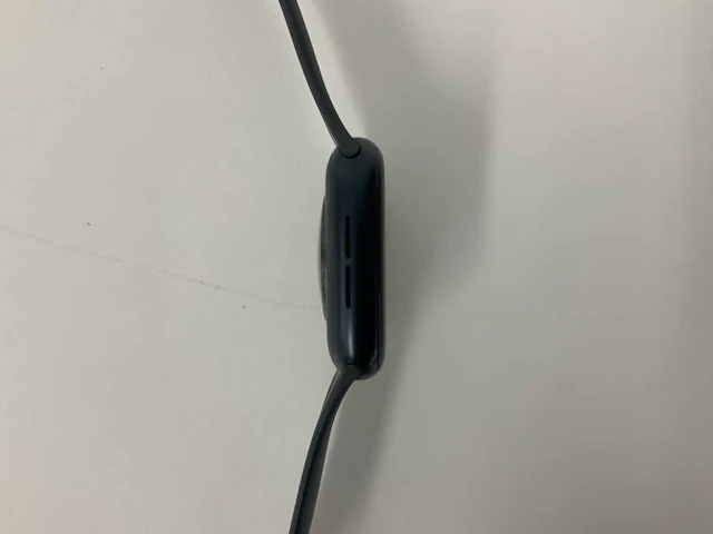 Apple watch se (2022) 44mm gps midnight aluminium with space gray wristband - afbeelding 3 van  5