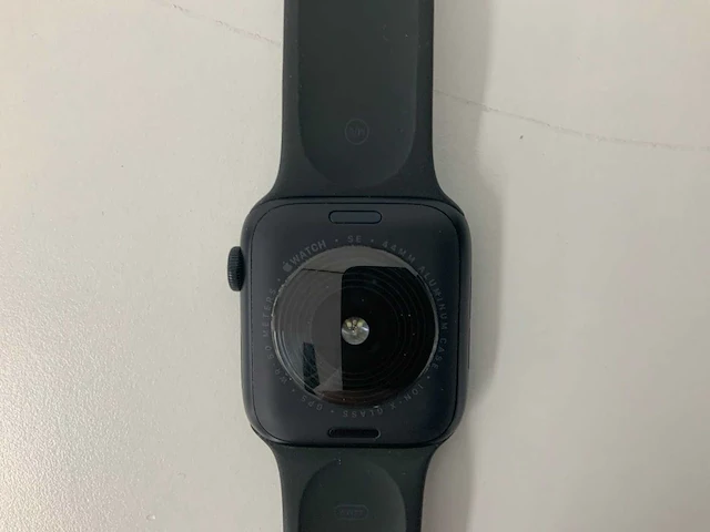 Apple watch se (2022) 44mm gps midnight aluminium with space gray wristband - afbeelding 5 van  5
