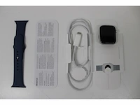 Apple watch se 2024 gps 44mm zilver aluminium case with denim sport band s/m - afbeelding 2 van  2