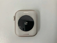 Apple watch se (gen 2) 40mm gps starlight aluminium with starlight sport band - afbeelding 3 van  4