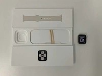 Apple watch se (gen 2) 40mm gps starlight aluminium with starlight sport band - afbeelding 1 van  4