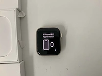 Apple watch se (gen 2) 40mm gps starlight aluminium with starlight sport band - afbeelding 2 van  4