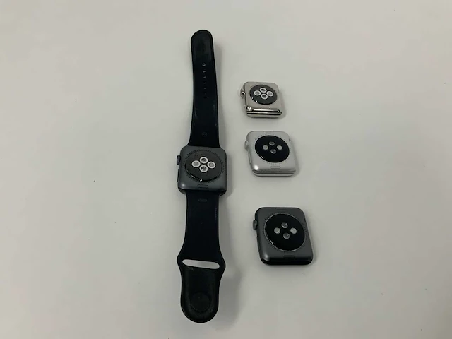 Apple watch series 2, gps 38 mm, steel case, sapphire crystal, ceramic back (x4) - afbeelding 1 van  2