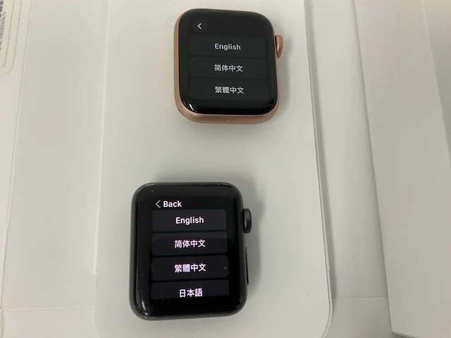 Apple watch series 5 (gps, 40 mm) aluminium case gold with sand pink sports band mwv72nf/a (2x) - afbeelding 3 van  8