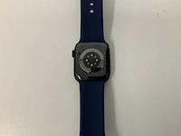 Apple watch series 8 41mm gps midnight aluminium with blue sport band - afbeelding 5 van  5