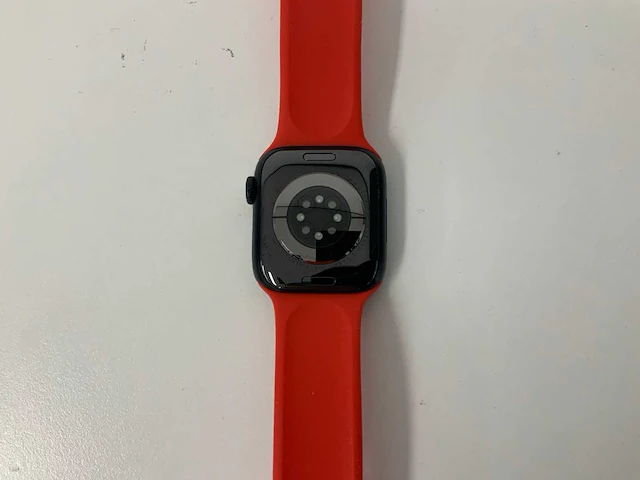 Apple watch series 8 41mm gps midnight aluminium with red sport band - afbeelding 5 van  5