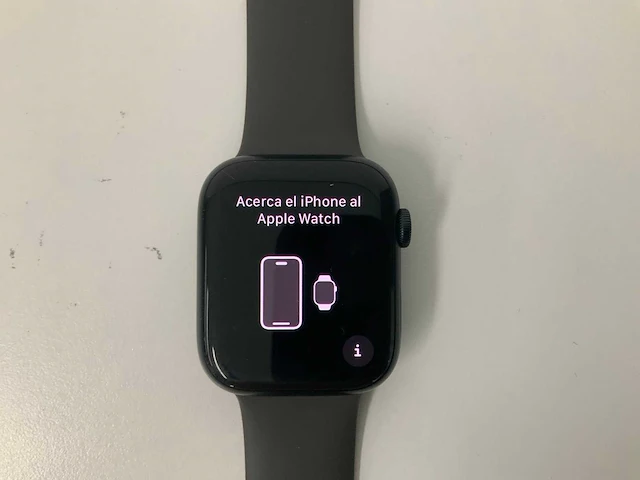 Apple watch series 8 45mm gps midnight aluminium with grey wristband - afbeelding 2 van  5