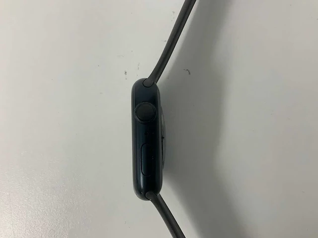 Apple watch series 8 45mm gps midnight aluminium with grey wristband - afbeelding 4 van  5