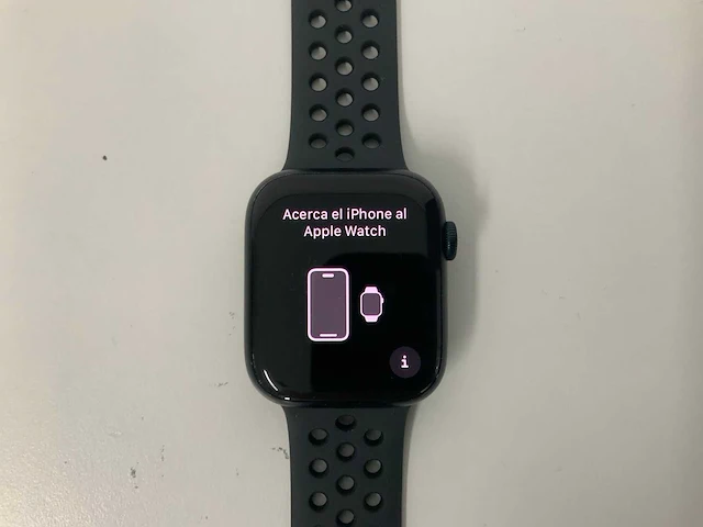 Apple watch series 8 45mm gps midnight aluminium with nike sport band black - afbeelding 2 van  5