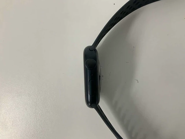Apple watch series 8 45mm gps midnight aluminium with nike sport band black - afbeelding 4 van  5