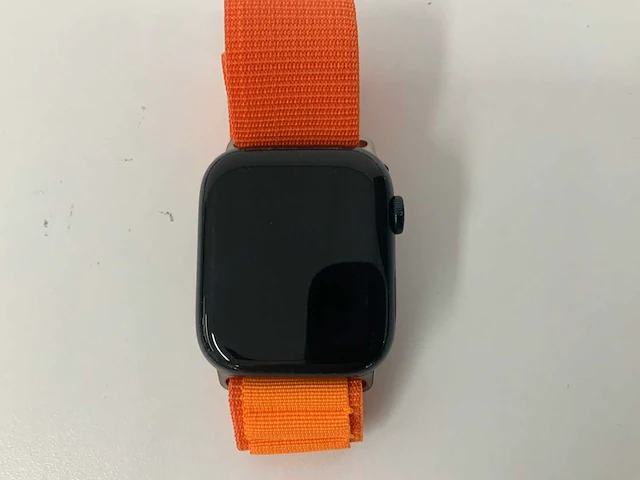 Apple watch series 8 45mm gps midnight aluminium with orange wristband - afbeelding 2 van  5