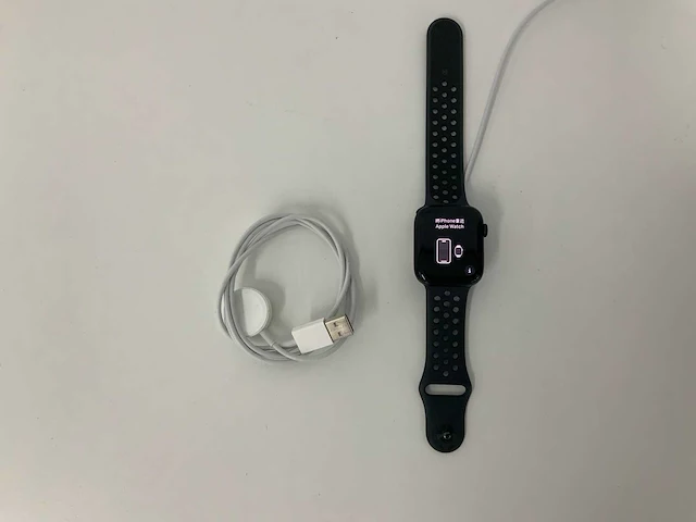 Apple watch series 9 45mm gps midnight aluminium with nike sport band black - afbeelding 1 van  5
