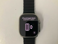 Apple watch ultra 49mm gps+cellular natural titanium with black wristband - afbeelding 2 van  5