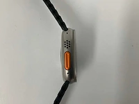 Apple watch ultra 49mm gps+cellular natural titanium with black wristband - afbeelding 4 van  5