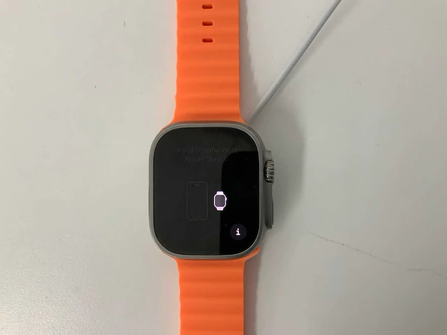 Apple watch ultra 49mm gps+cellular natural titanium with orange wristband - afbeelding 2 van  5
