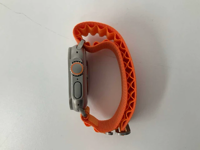 Apple watch ultra 49mm gps+cellular natural titanium with orange wristband - afbeelding 4 van  5