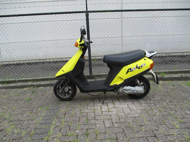 Aprilia - bromscooter - amico youngster classic 2 tact - scooter - afbeelding 1 van  9