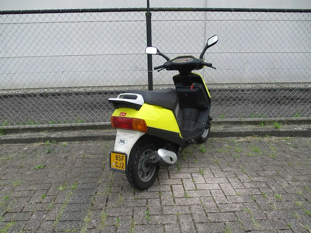 Aprilia - bromscooter - amico youngster classic 2 tact - scooter - afbeelding 6 van  9