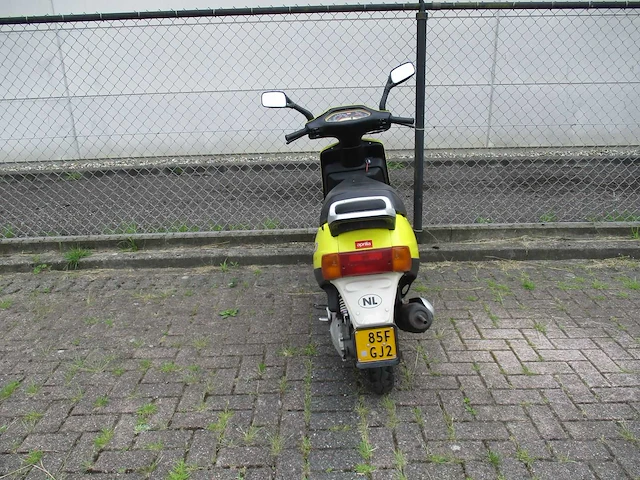 Aprilia - bromscooter - amico youngster classic 2 tact - scooter - afbeelding 7 van  9