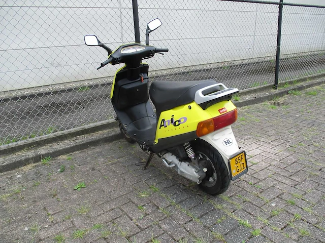 Aprilia - bromscooter - amico youngster classic 2 tact - scooter - afbeelding 8 van  9
