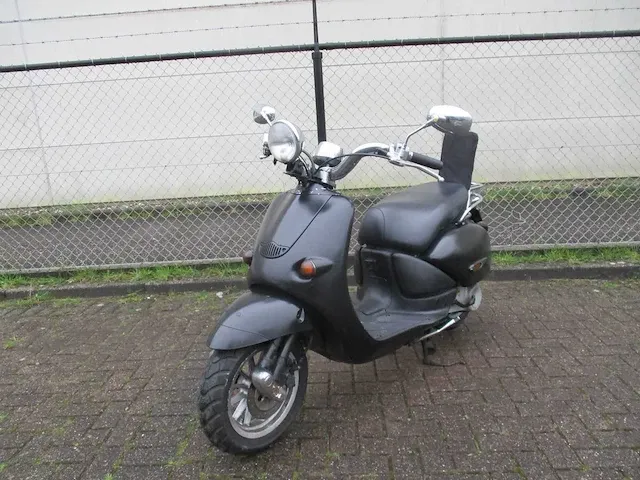 Aprilia - bromscooter - mojito custom ac 2 tact - scooter - afbeelding 2 van  9