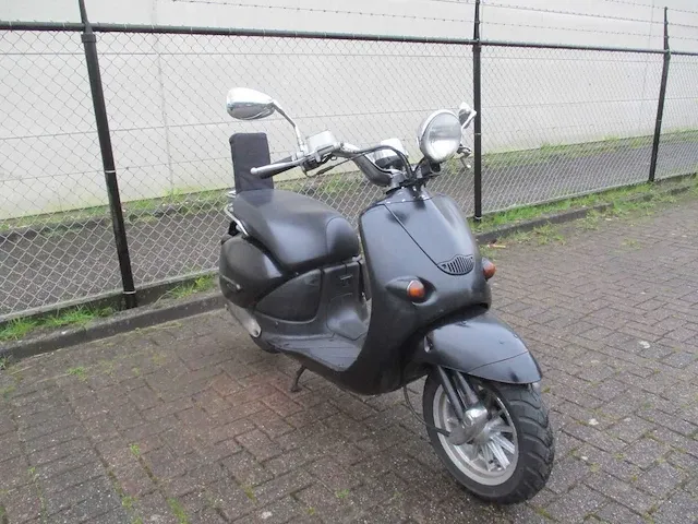 Aprilia - bromscooter - mojito custom ac 2 tact - scooter - afbeelding 4 van  9