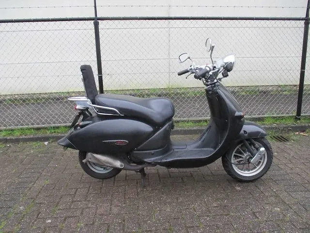 Aprilia - bromscooter - mojito custom ac 2 tact - scooter - afbeelding 5 van  9