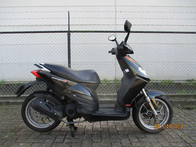 Aprilia - bromscooter - sportcity one 4t - scooter - afbeelding 6 van  9