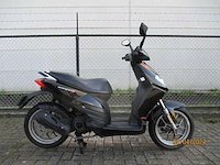 Aprilia - bromscooter - sportcity one 4t - scooter - afbeelding 6 van  9