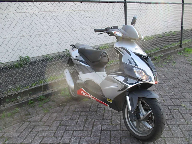 Aprilia - bromscooter - sr 50 lc 2takt! - scooter - afbeelding 7 van  11