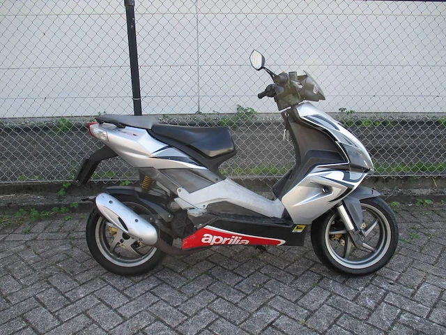 Aprilia - bromscooter - sr 50 lc 2takt! - scooter - afbeelding 8 van  11