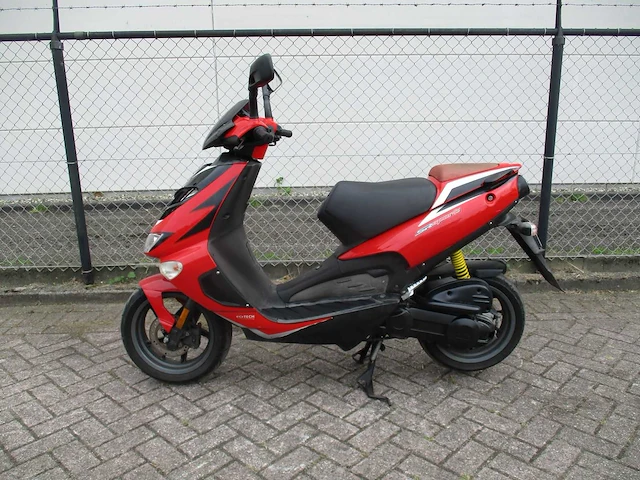 Aprilia - bromscooter - sr50 sport dt. tech 2 takt - scooter - afbeelding 1 van  12