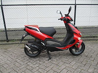 Aprilia - bromscooter - sr50 sport dt. tech 2 takt - scooter - afbeelding 9 van  12