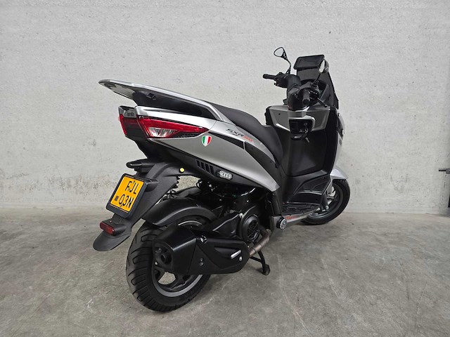 Aprilia - bromscooter - sxr 50 - 4t 45km uitvoering fjl03n - afbeelding 5 van  7