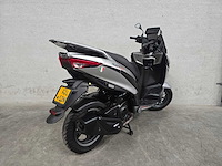 Aprilia - bromscooter - sxr 50 - 4t 45km uitvoering fjl03n - afbeelding 5 van  7
