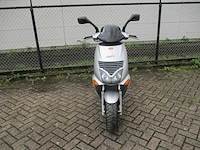 Aprilia - motorscooter - leonardo 4t 125cc liquid cooled - motorfiets - afbeelding 5 van  11