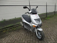Aprilia - motorscooter - leonardo 4t 125cc liquid cooled - motorfiets - afbeelding 7 van  11