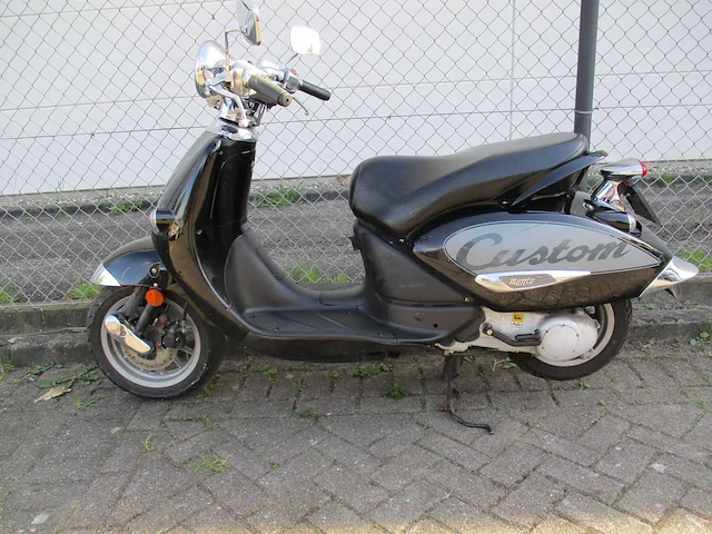 Aprilia - snorscooter - mojito custom ac/ 2 takt! - scooter - afbeelding 1 van  11