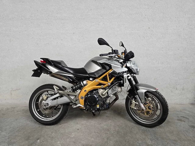 Aprilia - tour - shiver 750 abs - motorfiets - afbeelding 1 van  7