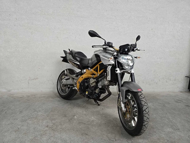 Aprilia - tour - shiver 750 abs - motorfiets - afbeelding 4 van  7