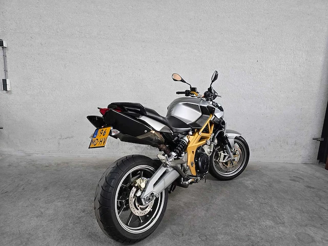 Aprilia - tour - shiver 750 abs - motorfiets - afbeelding 6 van  7