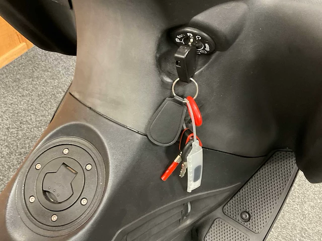Aprilia scooter 300ie motorfiets - afbeelding 4 van  16