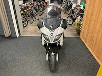 Aprilia scooter 300ie motorfiets - afbeelding 14 van  16