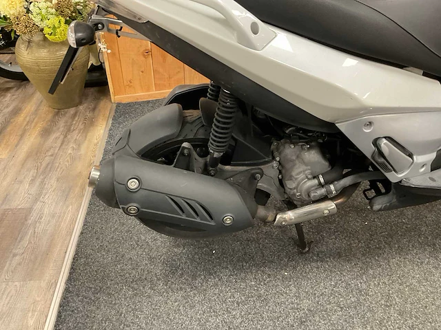 Aprilia scooter 300ie motorfiets - afbeelding 16 van  16
