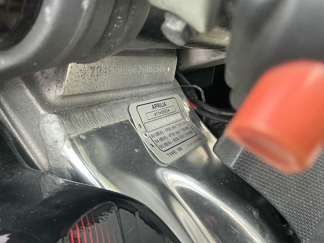 Aprilia sport rsv 1000 r factory - afbeelding 11 van  21