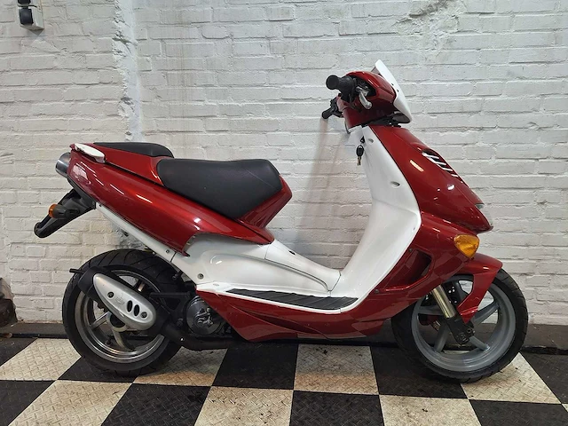 Aprilia sr 45 km bromscooter 2takt - afbeelding 6 van  7