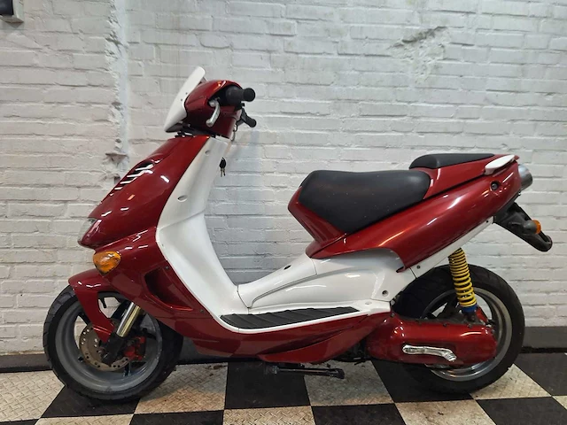 Aprilia sr 45 km bromscooter 2takt - afbeelding 1 van  7